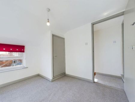 2 bedroom semi-detached house to rent - Photo 5