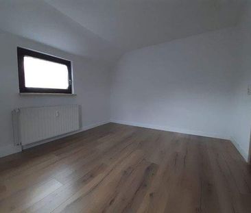 Lichtdurchflutete 2,5-Zimmer-Wohnung in Lunzenau OT Berthelsdorf zu... - Photo 2