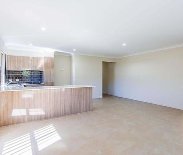 4 Bedroom Home In Highlands Estate! - Photo 6