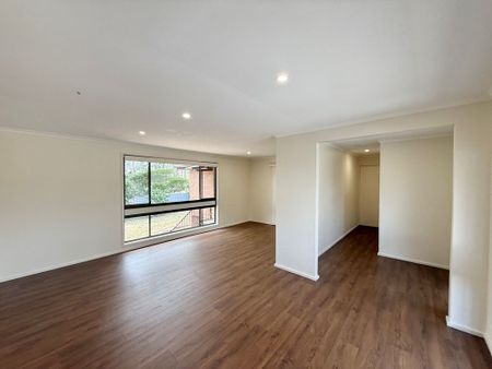 10 Myrtle Close, Adamstown Heights - Photo 3
