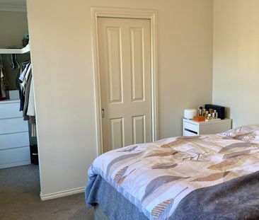 27 Shale Rise, Officer VIC 3809 - House For Rent | Domain - Photo 3