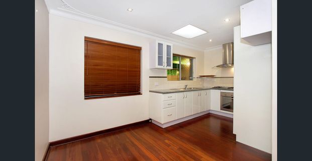 2 Bedroom 1 Bathroom Home Available Now! - Photo 1