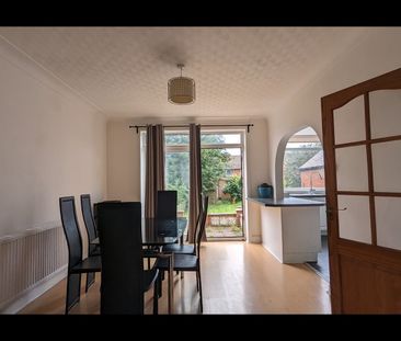 3 Bed Semi-Detached House, Oakwood Lane, LS8 - Photo 5