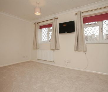 3 bedroom detached house to rent - Photo 3