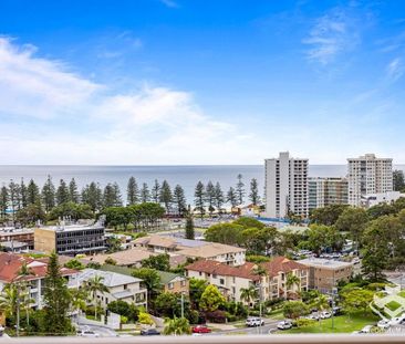 Stunning Views - Massive Balcony - Beautiful Apartment - Photo 3