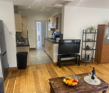 6 Bed Detached House, Queens Road, LE2 - Photo 2