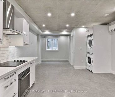 MUST SEE SPACIOUS STUDIO LOFT PARKING AVAILABLE - Photo 1