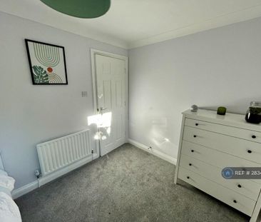1 bedroom in a house share to rent - Photo 5