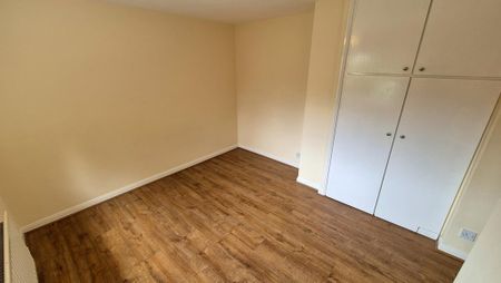 5 bedroom semi-detached house to rent - Photo 4