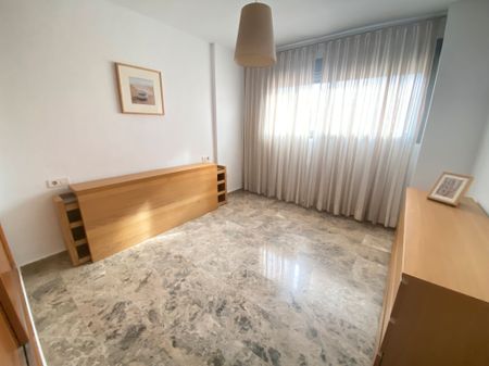 Piso de alquiler en Calle Esquilo, El Cónsul - Ciudad Universitaria - El Romeral - Photo 2