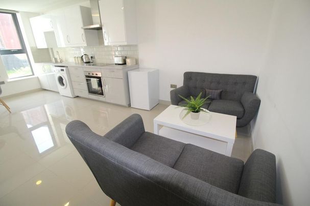 3 bedroom flat to rent - Photo 1