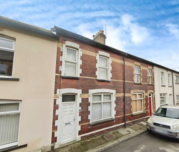 Hanbury Road, PONTYPOOL - Photo 1