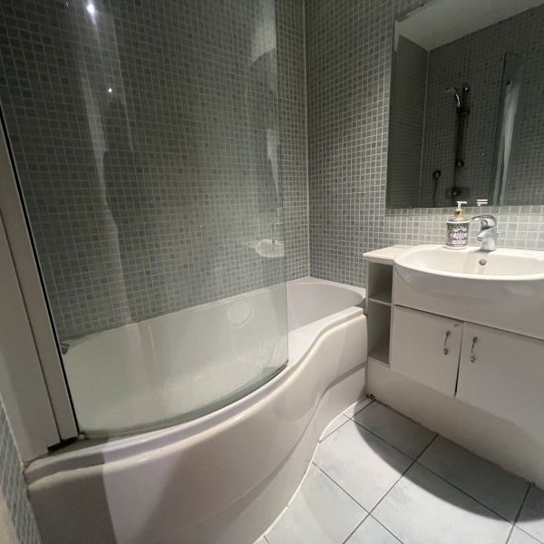 Clarence Street, Staines, Surrey, TW18 - Photo 1