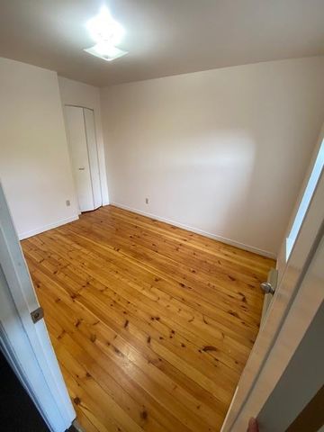 93 Lower Union St - Unit 3, 4 bed, 1.5 bath - Photo 5