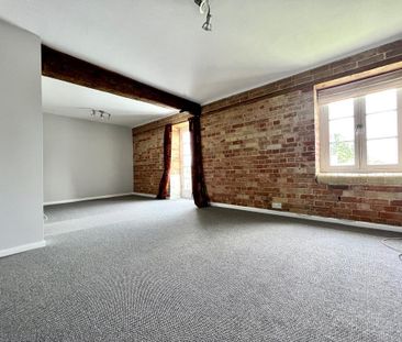 2 bedroom maisonette to rent - Photo 3