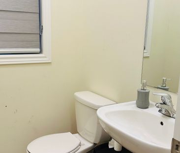 For Lease - 131 Closson Drive, Whitby, Ontario - Photo 3