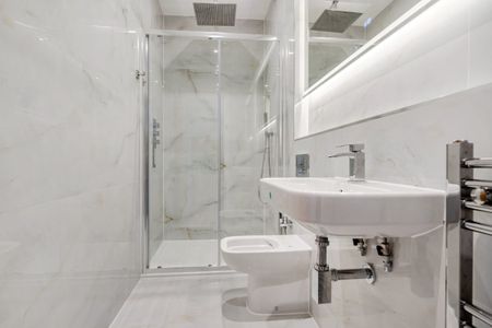 4 bedroom semi-detached house to rent - Photo 3