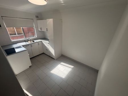 Modern & Convenient 2-Bedroom Unit – Updated & Ready to Move In! - Photo 5
