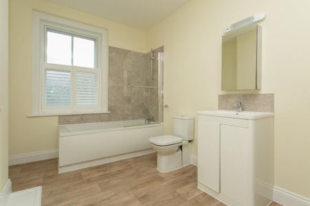 2 bedroom flat to rent - Photo 5
