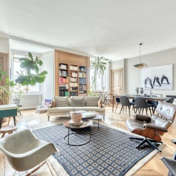 Appartement • Elysées-Madeleine - Photo 1