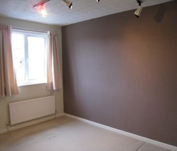 3 bedroom end of terrace house to rent - Photo 5