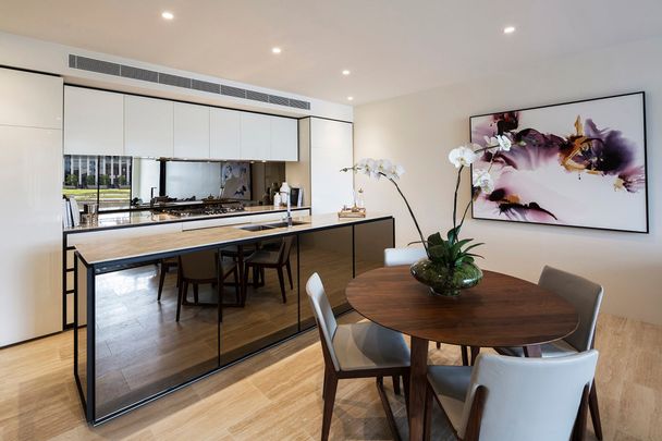 Beautiful 3-Bedroom Apartment with Water Views - Photo 1