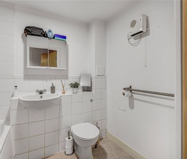 Wallace Court, 288 Balham High Road, SW17 - Photo 6