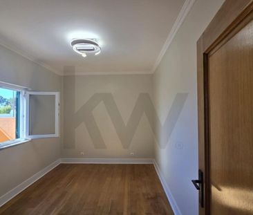 4 room luxury House for rent in Charneca de Caparica, Portugal - Photo 2