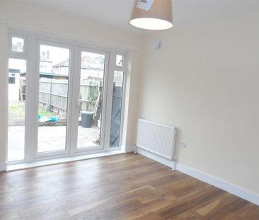 Beechwood Avenue, Ruislip, HA4 - Photo 2