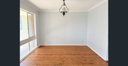 3 Bedroom House in the Heart of The Entrance - Photo 3