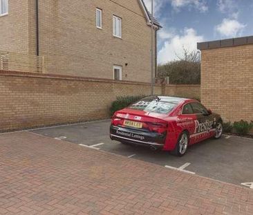 Whitehouse - Modern Bedroom Apartment In Sought-after Area, MK8 - Photo 4