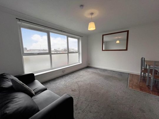 3 bedroom flat to rent - Photo 1