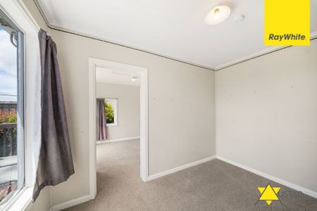 Cozy 2-Bedroom Home in the Heart of Stanmore Bay - Photo 3