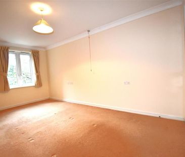 1 bedroom retirement property to rent - Photo 3