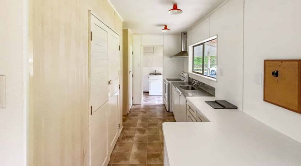 Large 3 Bedroom Rental - Photo 1