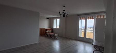 Location Appartement 4 pièces 67m² STE FOY LES LYON 69110 - Photo 2