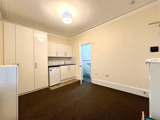 House share to rent - Photo 1