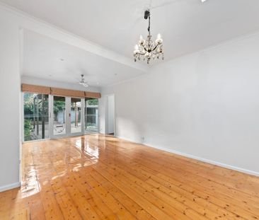 Charming Single Fronted Delight - Photo 1