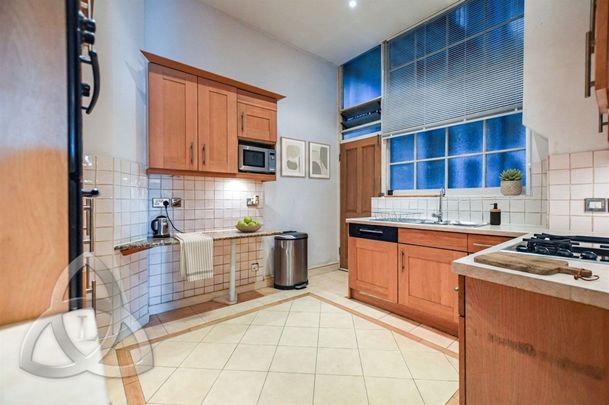 Flat 62, North Gate Prince Albert Road, London, NW8 7EH - Photo 1