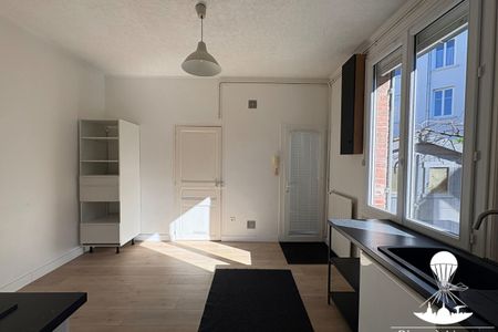 Maison Nantes 2 pièces - QUARTIER RÉPUBLIQUE / ÎLE DE NANTES - - Photo 4