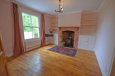 4 bedroom detached house to rent - Photo 2