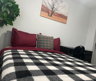 54 Carrie Crescent #Room - Photo 1