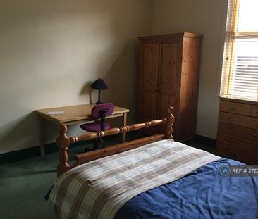 1 bedroom in a house share to rent - Photo 2