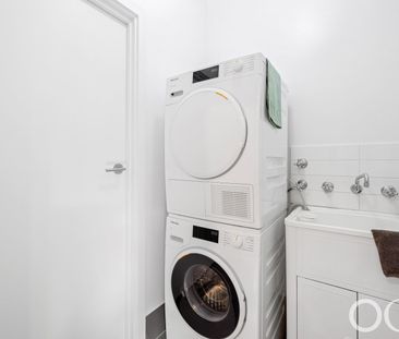 Open the Door To Classy Cosmopolitan Living - Photo 2