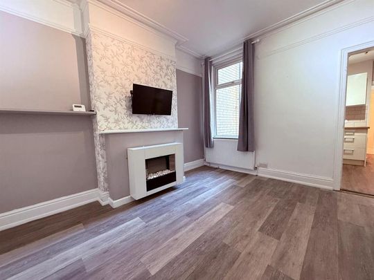 4 bedroom terraced house to rent - Photo 1