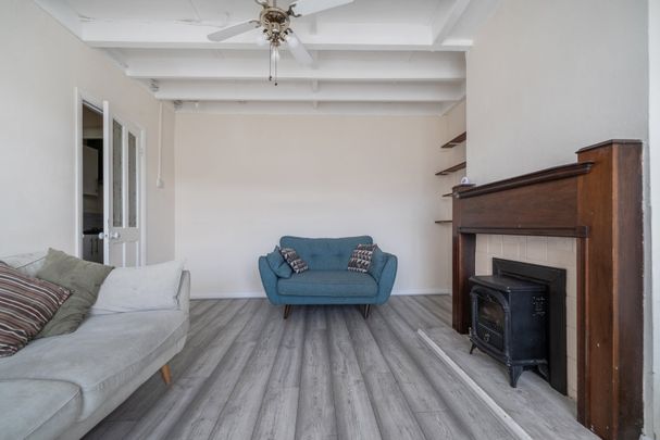 Kingsholm Gardens, London, SE9 - Photo 1