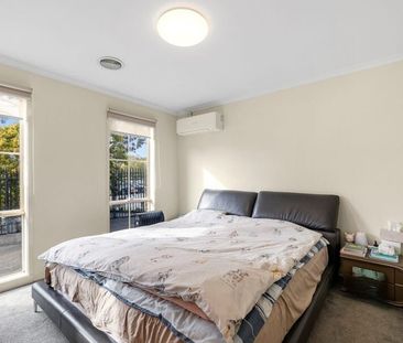 Spacious Family Home on a Generous Corner Block - Photo 4