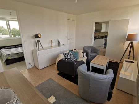 Location Appartement 2 pièces 47m² LILLE 59000 - Photo 2