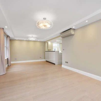 St. Johns Wood Park, St Johns Wood, NW8 - Photo 1