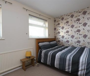 2 bedroom end of terrace house to rent - Photo 6
